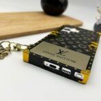 SAMSUNG Trunk Cover With Original Accessories - Image 3